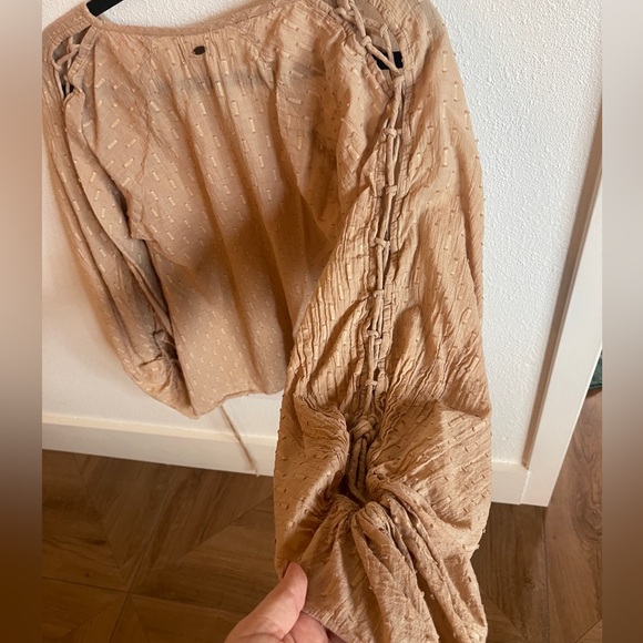 O’Neill flowy shirt with lace-up sleeve - Picture 5 of 6